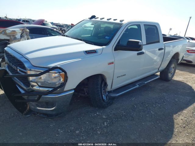 3C6UR5CJ5NG366524 RAM 2500 Tradesman  4x4 6'4 Box