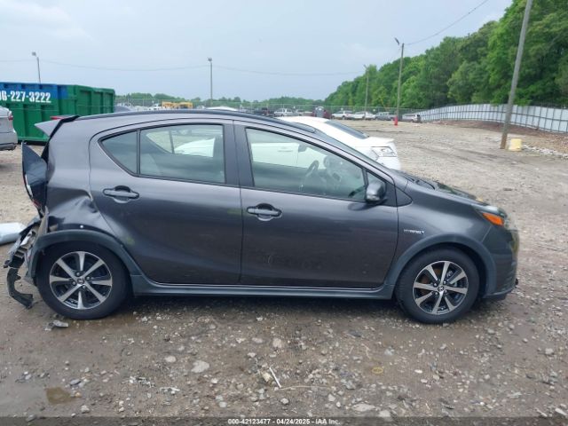 JTDKDTB35J1619162 Toyota Prius C One