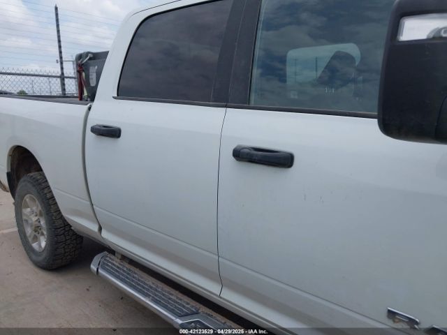 3C6UR5DL9RG157986 RAM 2500 Big Horn  4x4 6'4 Box