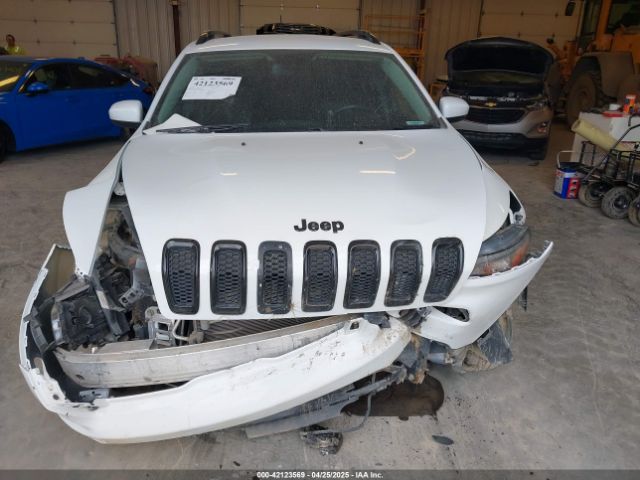 1C4PJMCB3JD561285 Jeep Cherokee Latitude 4x4