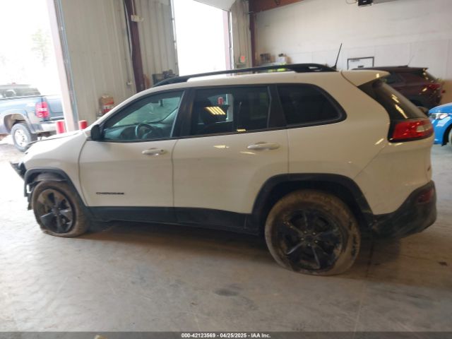 1C4PJMCB3JD561285 Jeep Cherokee Latitude 4x4