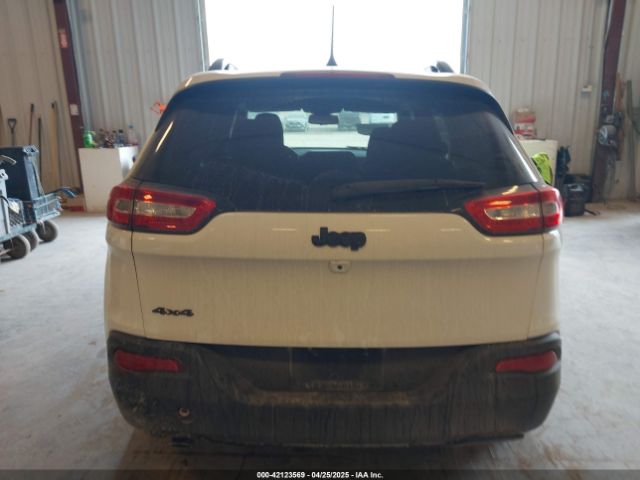 1C4PJMCB3JD561285 Jeep Cherokee Latitude 4x4