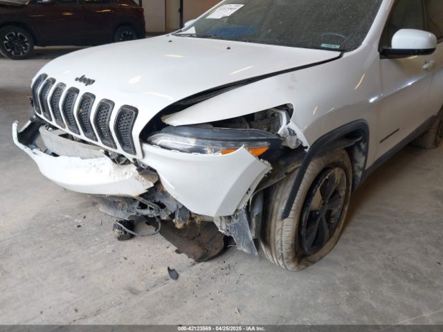 1C4PJMCB3JD561285 Jeep Cherokee Latitude 4x4