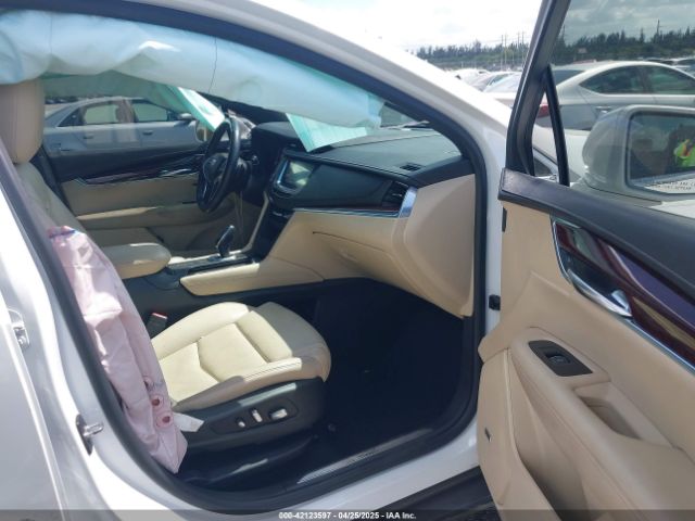 1GYKNCRS5HZ230621 Cadillac Xt5 Premium Luxury