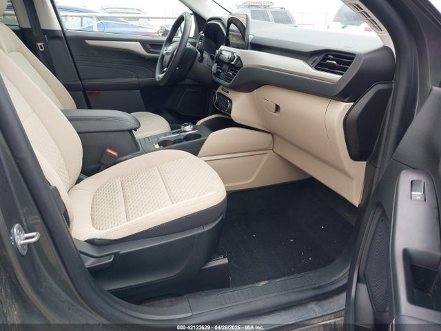 1FMCU9BZ0NUA79005 Ford Escape Se Hybrid