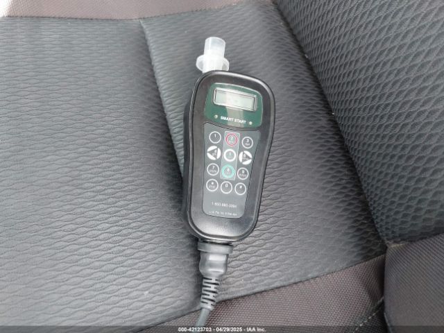 2T1BURHE8HC927623 Toyota COROLLA LE
