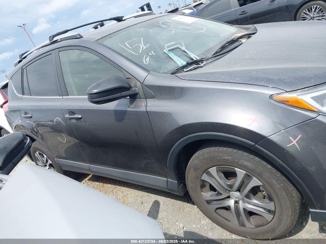 JTMZFREV7JJ743636 Toyota RAV4 LE