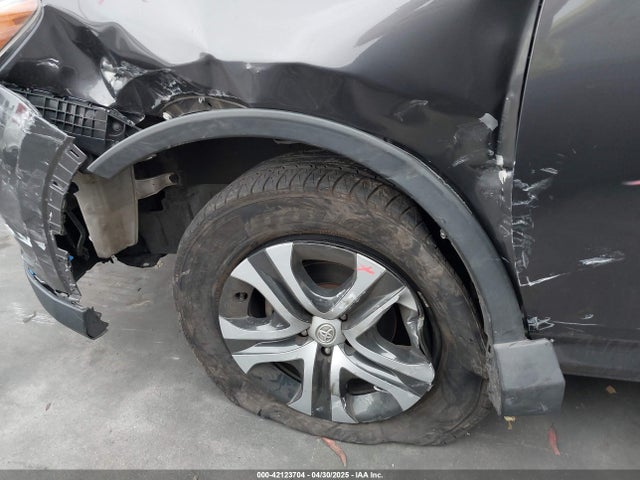JTMZFREV7JJ743636 Toyota RAV4 LE