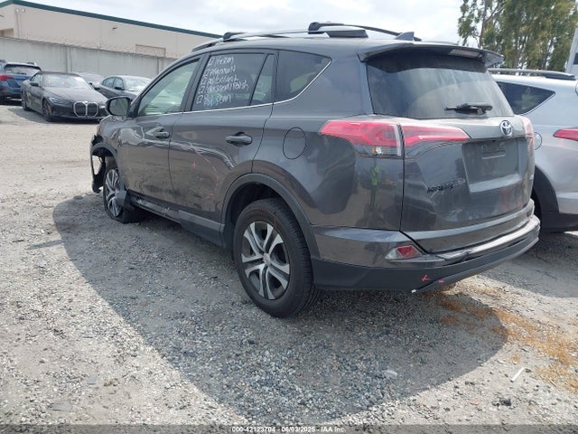 JTMZFREV7JJ743636 Toyota RAV4 LE