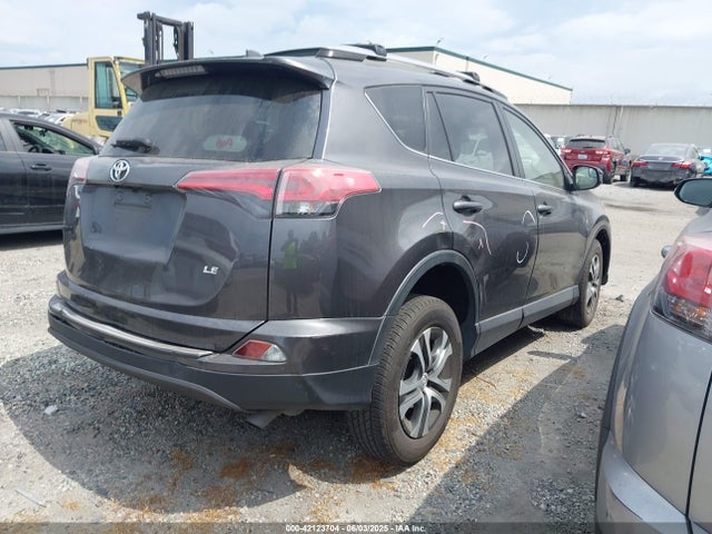 JTMZFREV7JJ743636 Toyota RAV4 LE