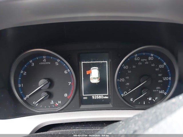 JTMZFREV7JJ743636 Toyota RAV4 LE