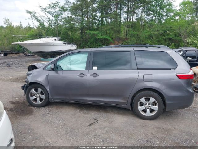 5TDKK3DCXFS533200 Toyota Sienna Le 8 Passenger