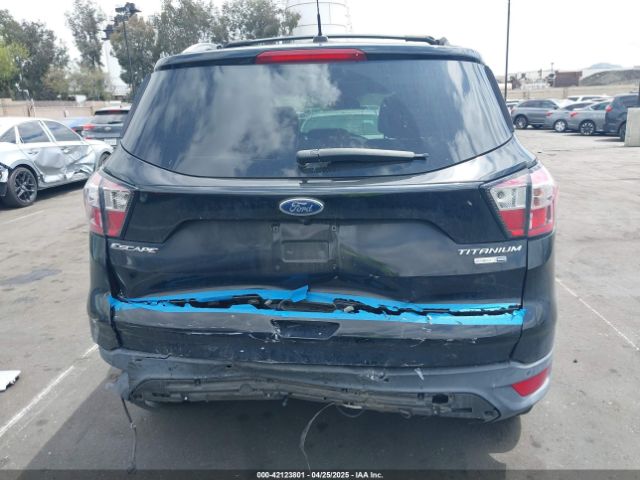 1FMCU9J90HUD59304 Ford Escape Titanium