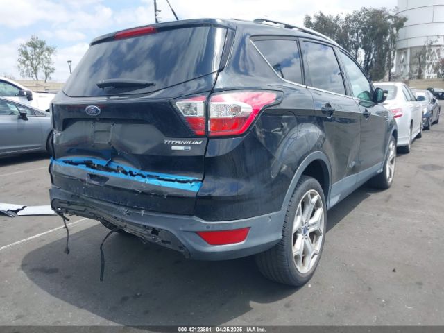1FMCU9J90HUD59304 Ford Escape Titanium