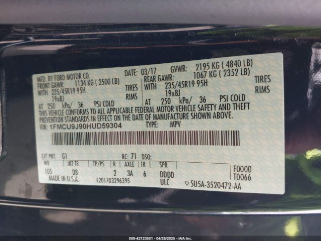 1FMCU9J90HUD59304 Ford Escape Titanium