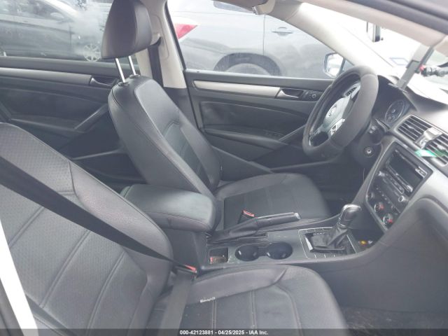 2015 VOLKSWAGEN PASSAT 1VWAT7A38FC035077 Photo 4