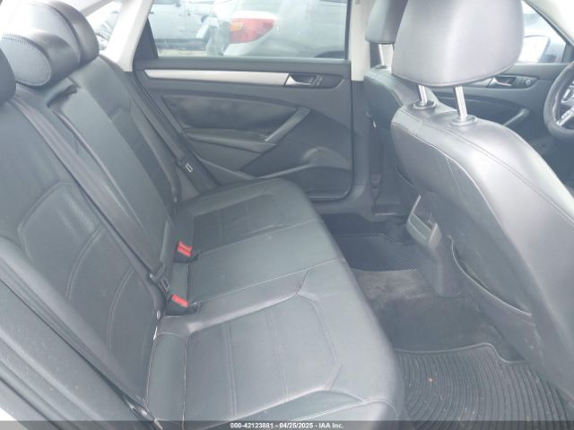 2015 VOLKSWAGEN PASSAT 1VWAT7A38FC035077 Photo 7