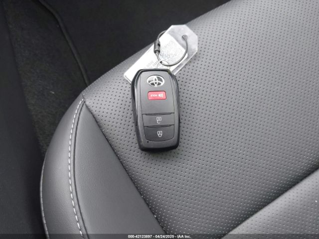 JTDACAAU7R3040428 Toyota PRIUS XLE