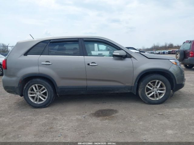 5XYKTCA66FG570155 KIA SORENTO LX
