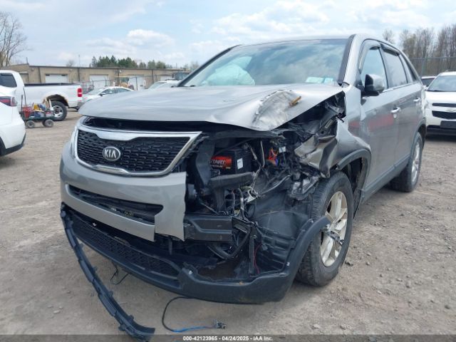 5XYKTCA66FG570155 KIA SORENTO LX