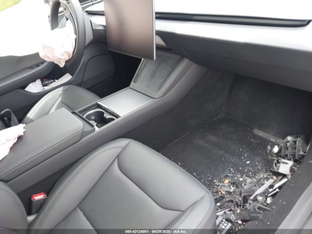 2025 TESLA MODEL 3 5YJ3E1EA6SF904946 Photo 4