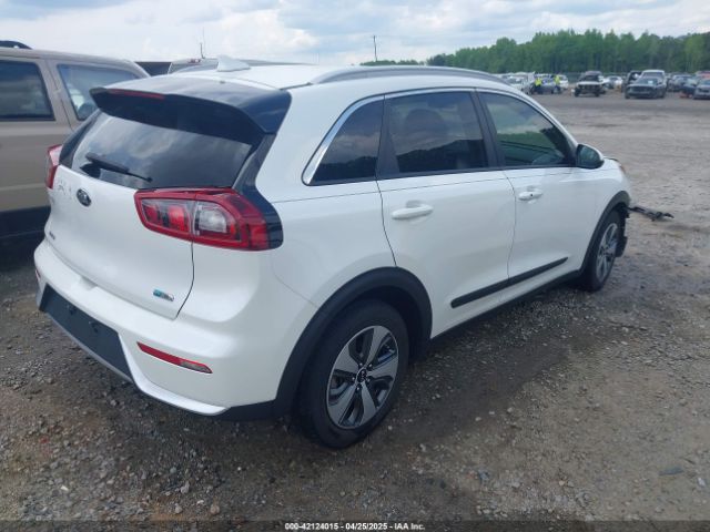 KNDCB3LCXH5074054 KIA NIRO LX