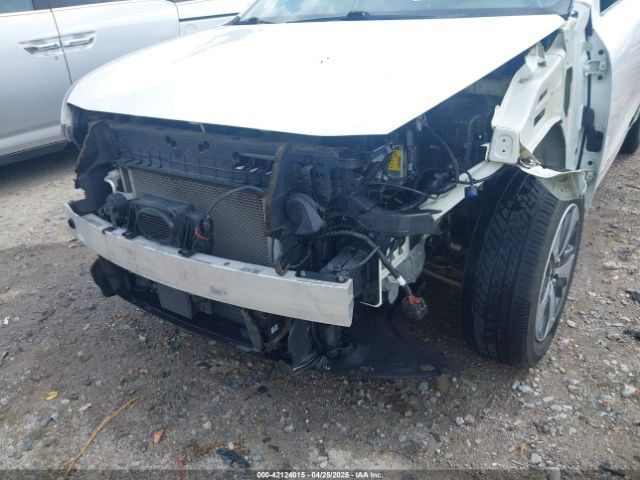 KNDCB3LCXH5074054 KIA NIRO LX