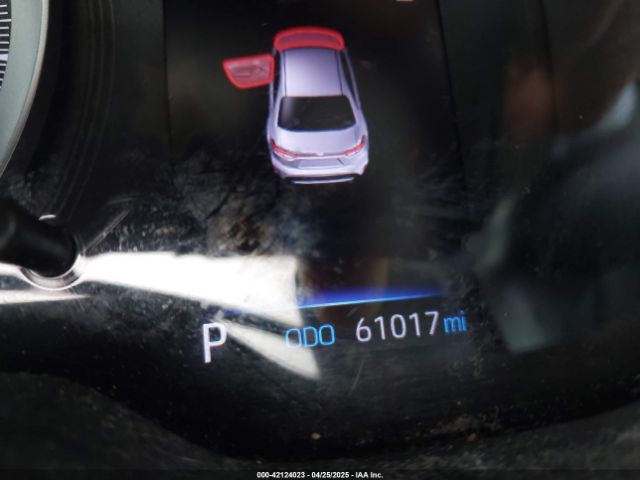 JTDEPRAE5LJ109990 Toyota COROLLA LE