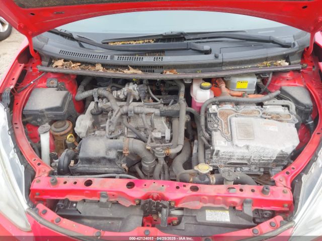 JTDKDTB32F1098845 Toyota Prius C Three