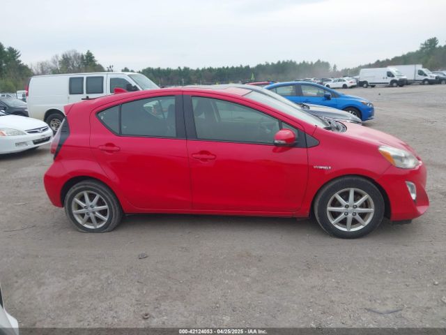 JTDKDTB32F1098845 Toyota Prius C Three