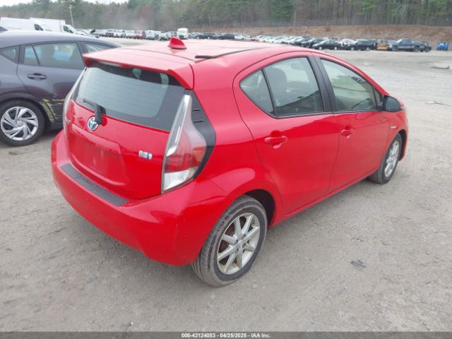 JTDKDTB32F1098845 Toyota Prius C Three