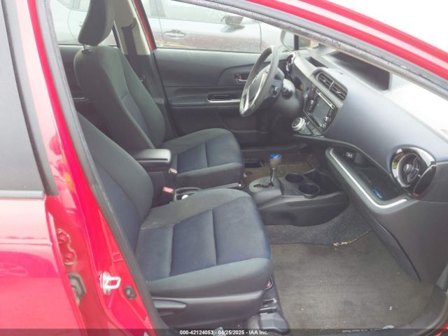 JTDKDTB32F1098845 Toyota Prius C Three