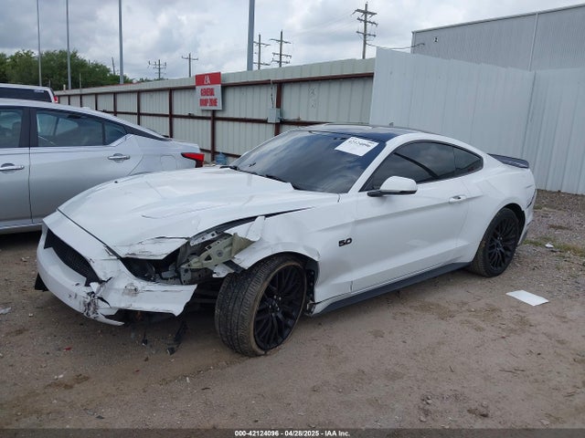 Ford Mustang Gt Premium 2017 1FA6P8CF7H5256581 Image 2