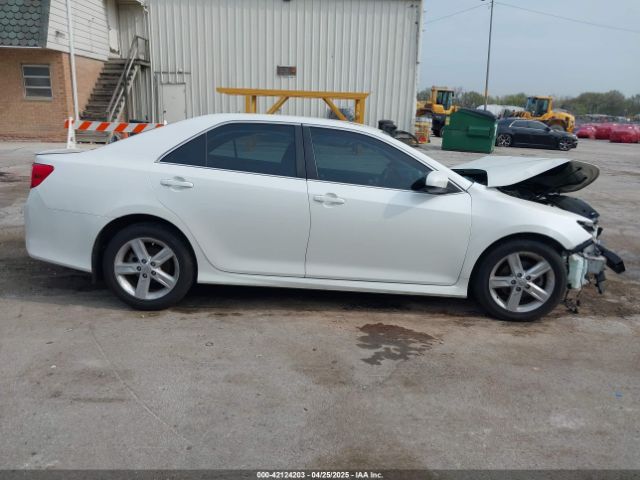 4T1BF1FK4EU405778 Toyota CAMRY SE