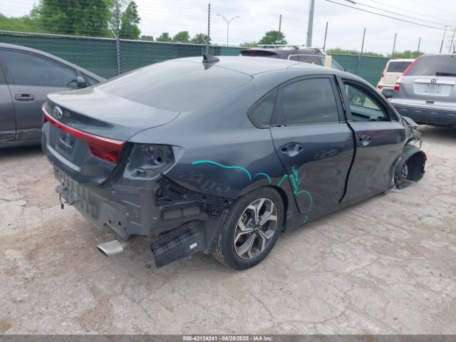 3KPF24AD8ME404965 KIA Forte Lxs