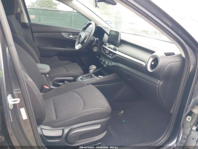 3KPF24AD8ME404965 KIA Forte Lxs