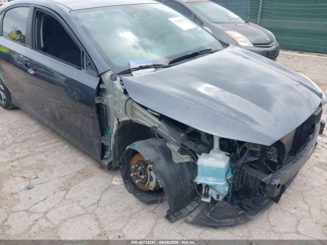 3KPF24AD8ME404965 KIA Forte Lxs