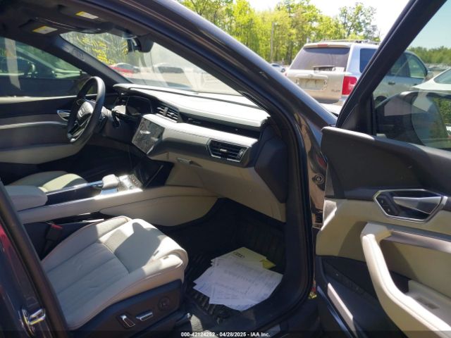 2024 AUDI Q8 E-TRON WA16AAGE8RB053944 Photo 4