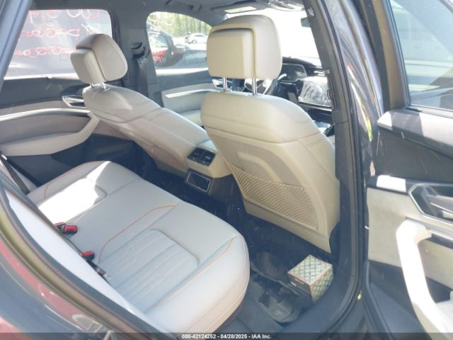 2024 AUDI Q8 E-TRON WA16AAGE8RB053944 Photo 7