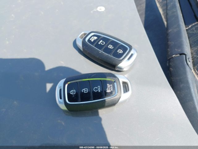 KMHRC8A34LU016992 Hyundai Venue Sel