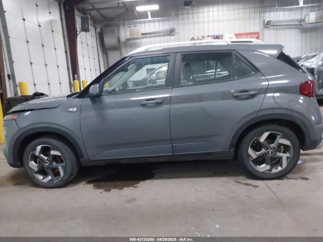 KMHRC8A34LU016992 Hyundai Venue Sel
