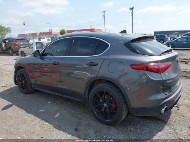 ZASFAKAN8J7B93267 Alfa Romeo Stelvio Awd