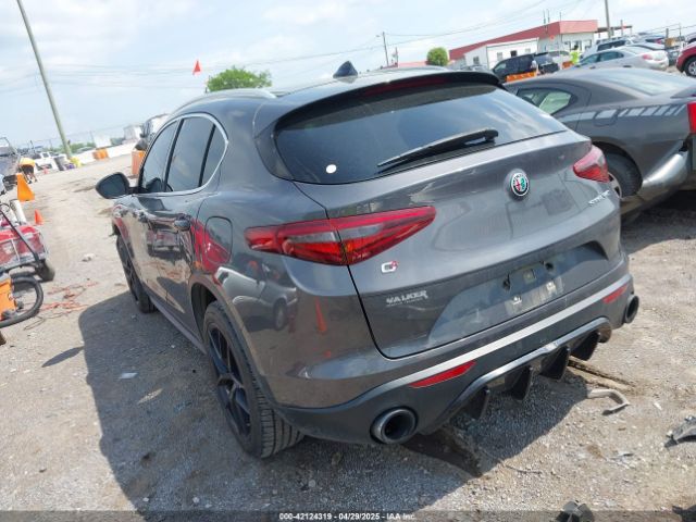 ZASFAKAN8J7B93267 Alfa Romeo Stelvio Awd