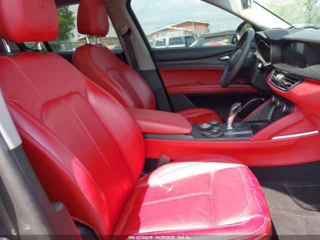 ZASFAKAN8J7B93267 Alfa Romeo Stelvio Awd