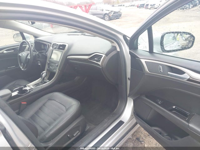 3FA6P0H90GR104044 Ford FUSION SE