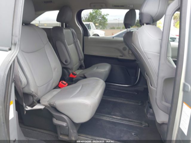 2022 TOYOTA SIENNA 5TDJRKEC8NS135921 Photo 7