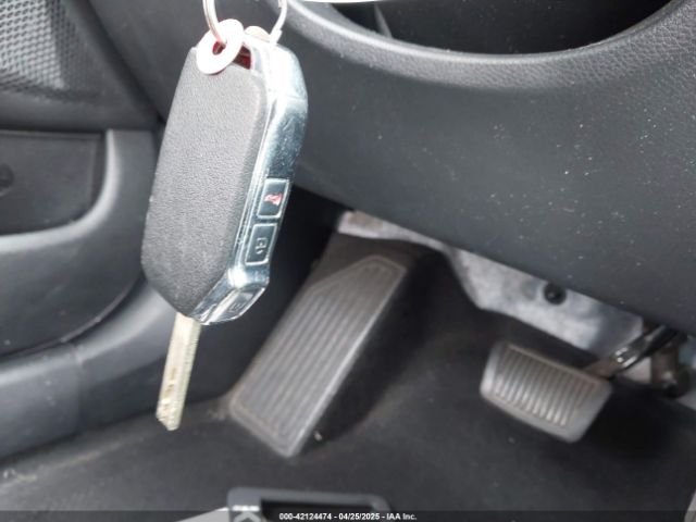 KNDEU2AA0M7046633 KIA SELTOS S