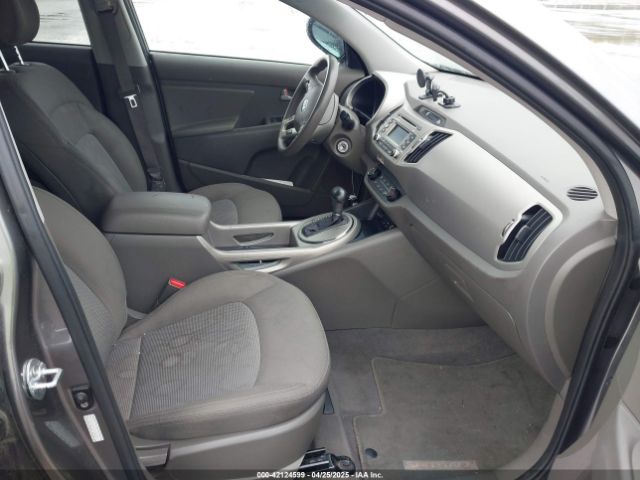 KNDPB3AC1F7784479 KIA Sportage Lx