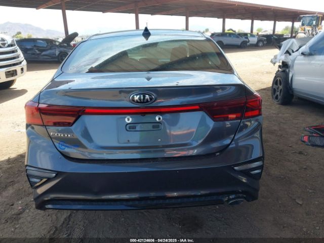 3KPF24AD7ME294409 KIA Forte Lxs