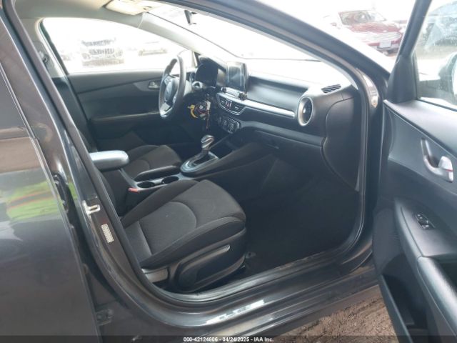 3KPF24AD7ME294409 KIA Forte Lxs